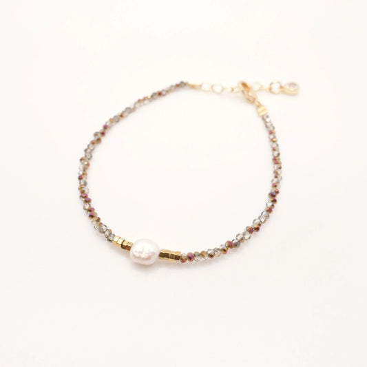 Bracelet fin en perles de cristal perle d'eau douce et doré