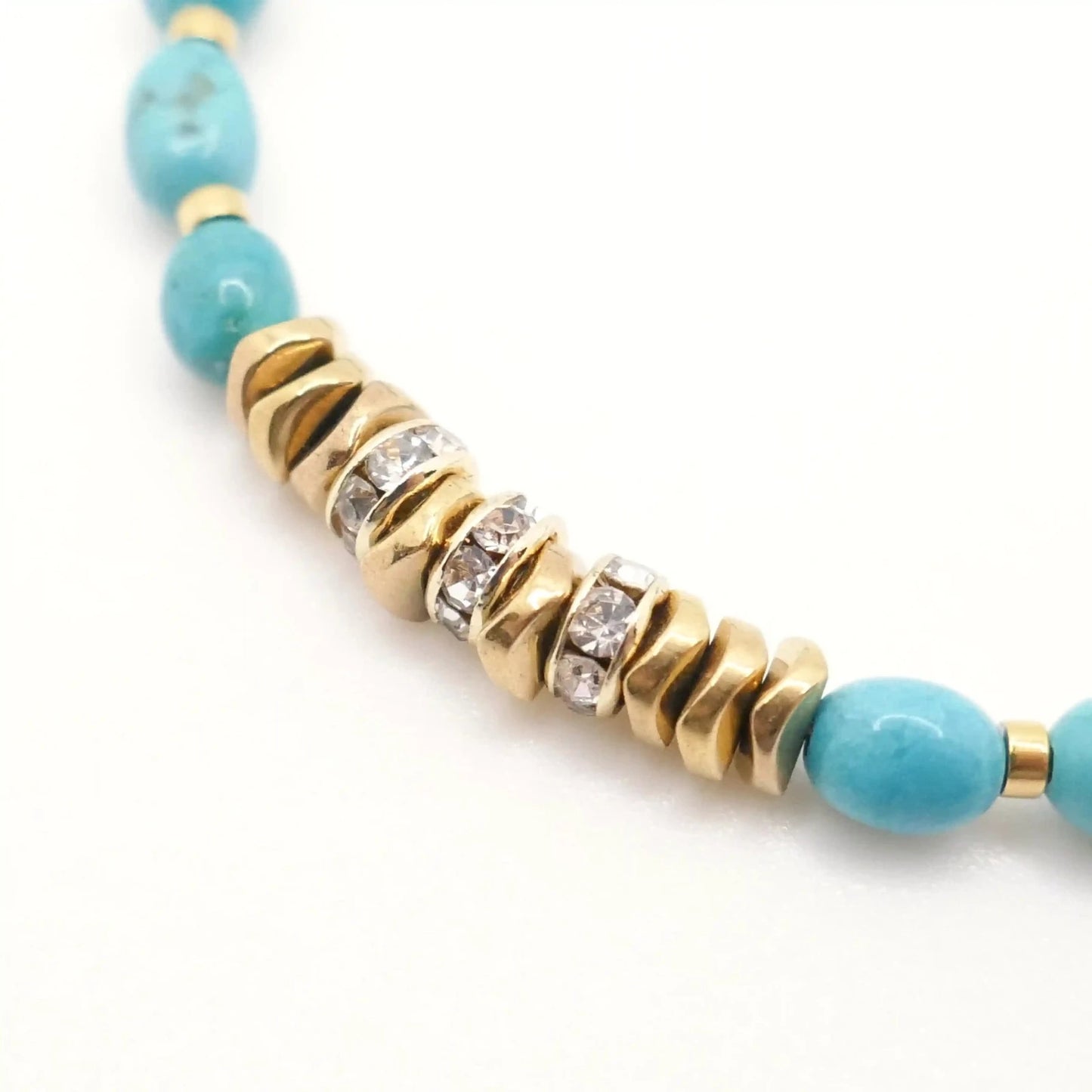 bracelet turquoise et ses perles dorées