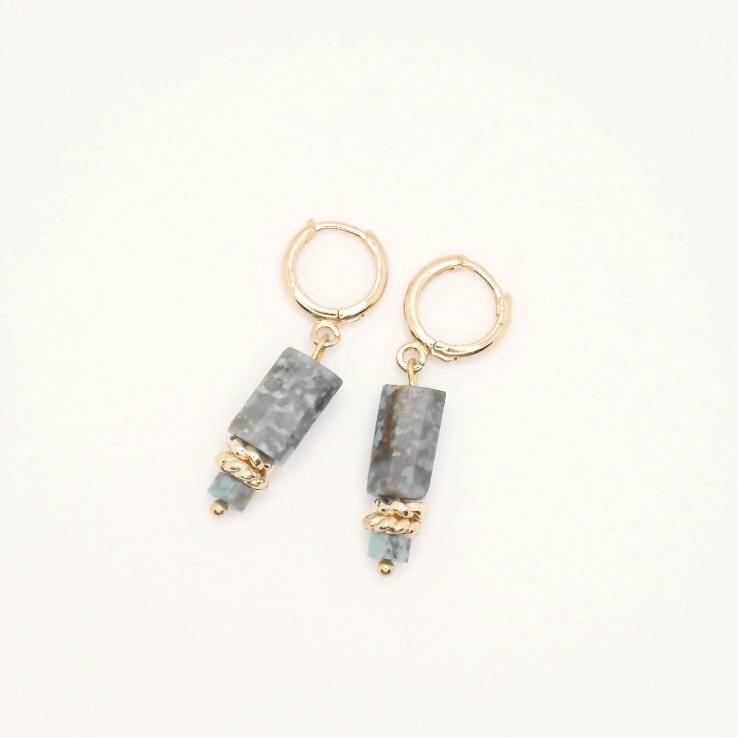 Boucles d'oreilles dorées et en pierre naturelle verte pour femme
