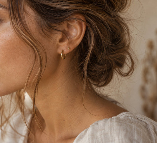 Boucles d'oreilles bohèmes et oreilles sensibles : garder le style sans les démangeaisons