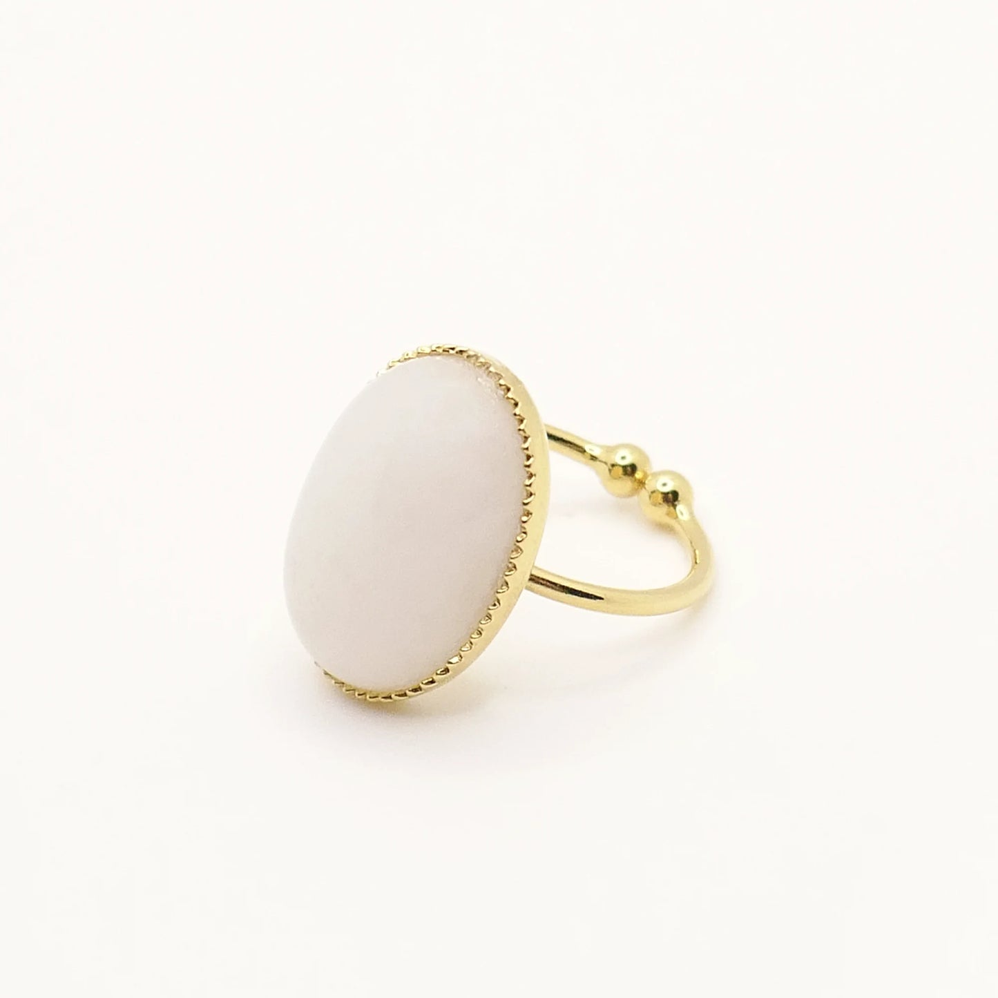 Vintage mother-of-pearl ring