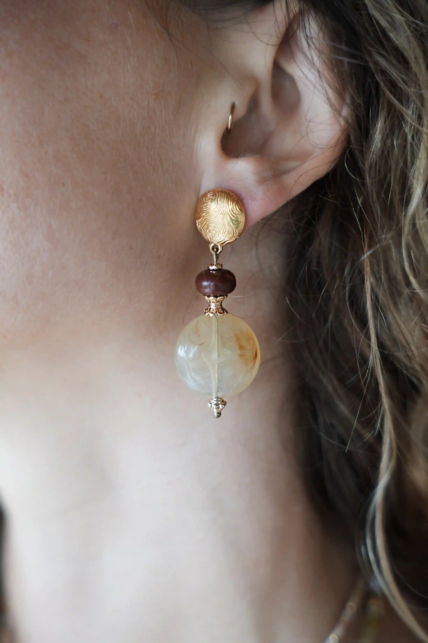 Boucles d'oreilles Antoinette beiges