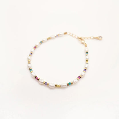 Bracelet en perles d'eau douce blanches et petites perles colorées multicolores