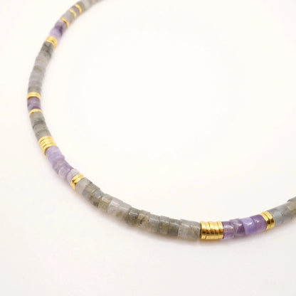 collier estival en perles vert d'eau violet et or
