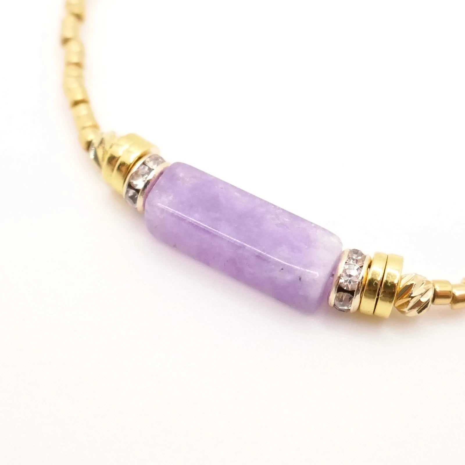 Bracelet pour femme en plaqué or et pierre naturelle d'Améthyste violette
