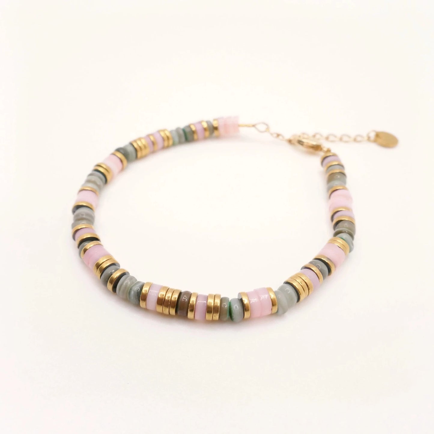 Bracelet pour femme en perles Heishi de coquillages roses et vertes et en perles Heishi Hématite gold