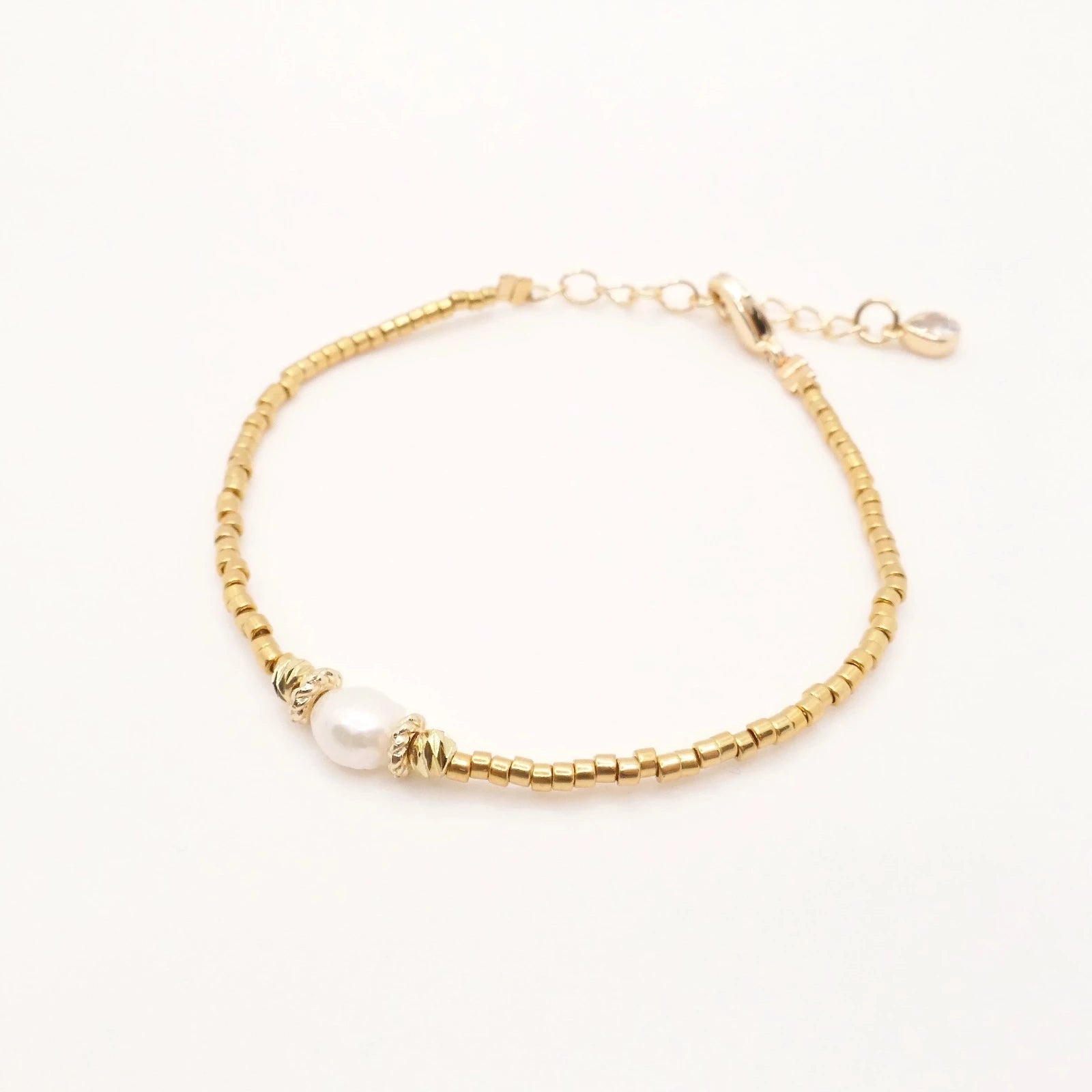 Bracelet perles avec pierre blanche – Bijouterie Jodoin