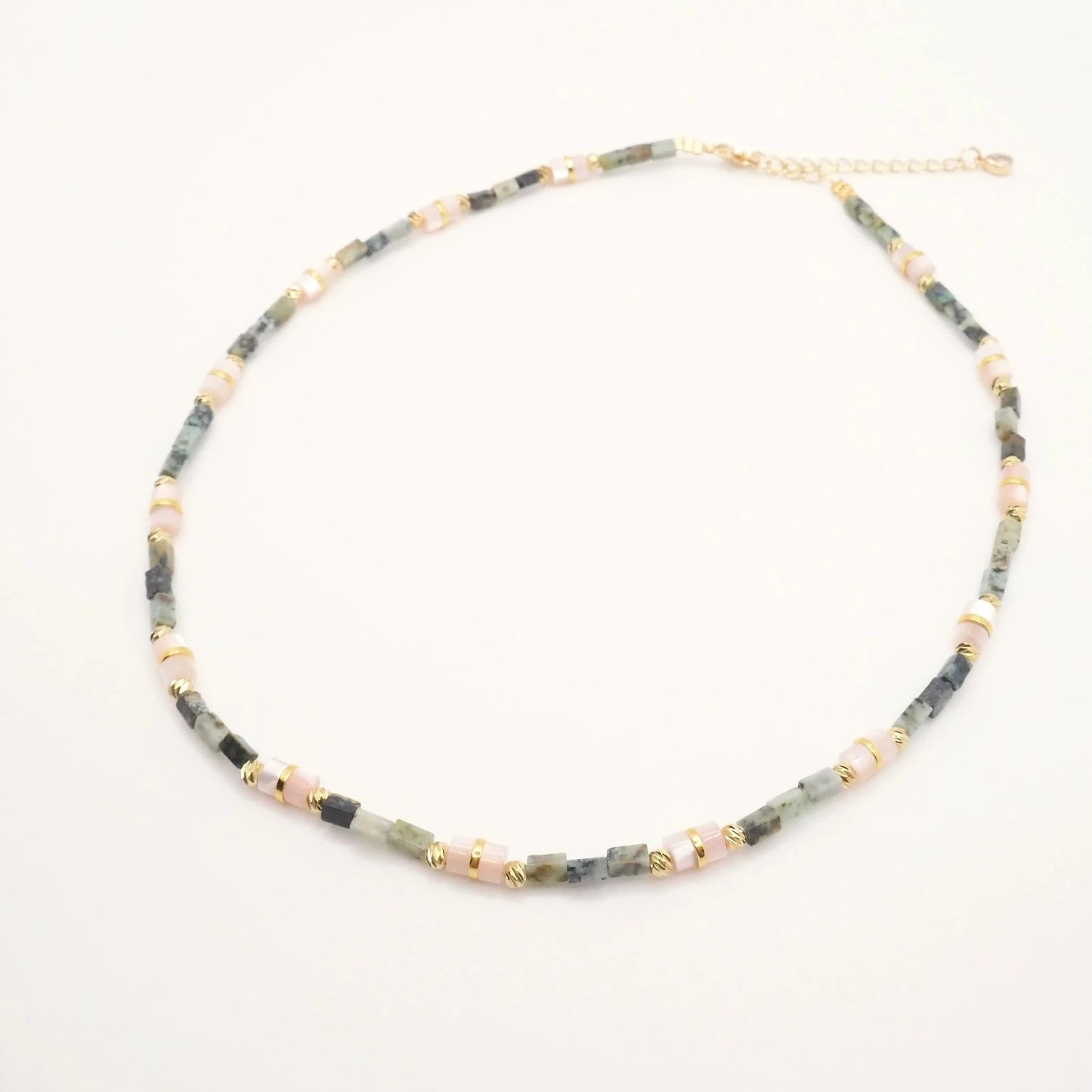 Bijou fabrication artisanale en perles et pierres semi-précieuses